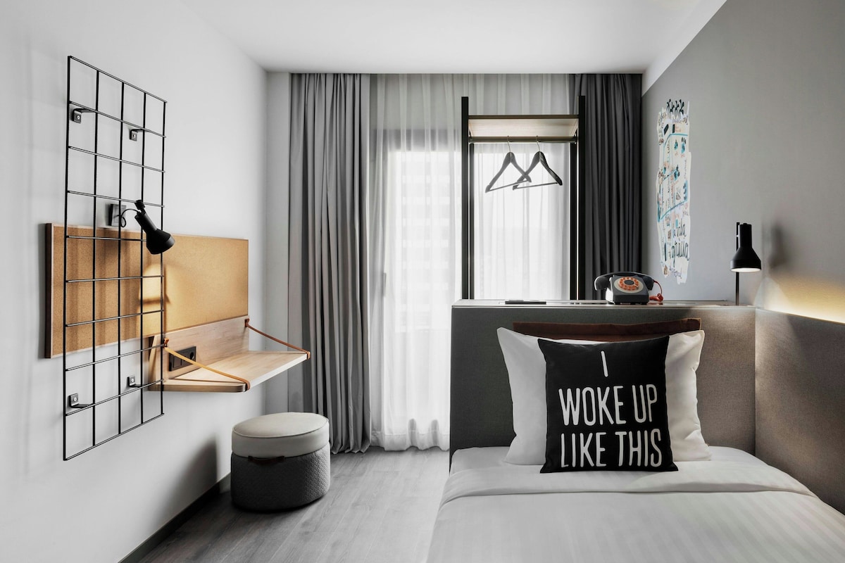 Fotografía del edificio Moxy Barcelona